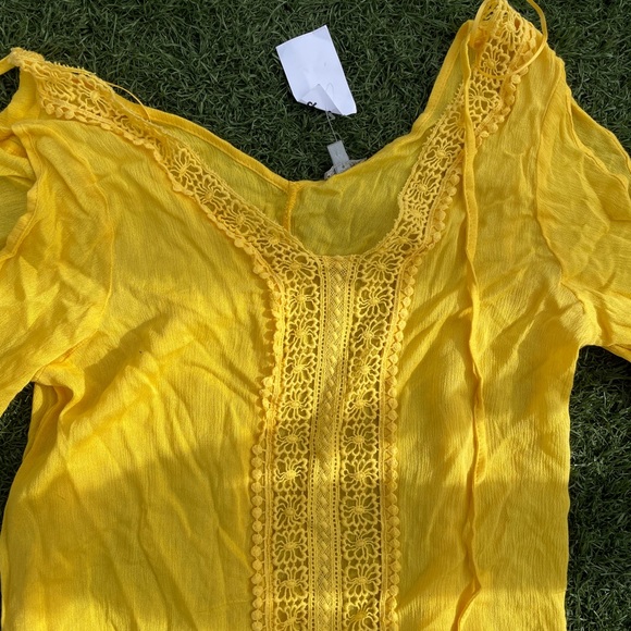 Top - Picture 2 of 2